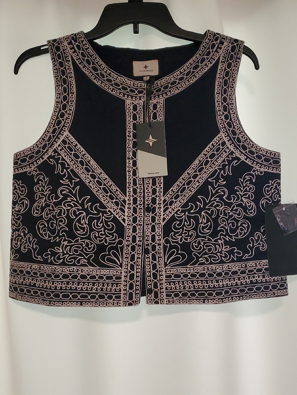Tuckernuck Navy and White Embroidered Crop Tank Size L